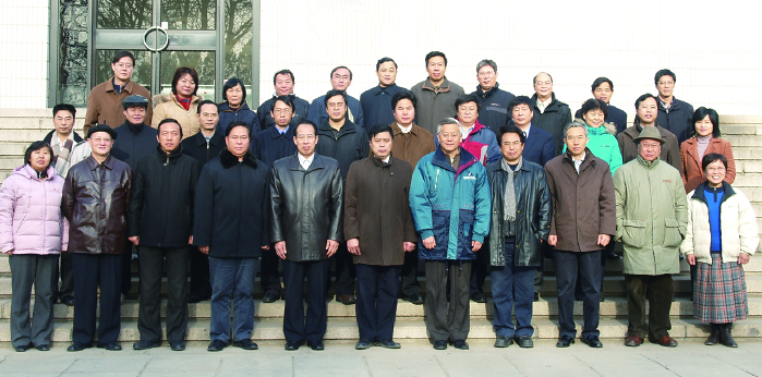 2006年12月，第二届林学名词审定委员会在北京成立.png