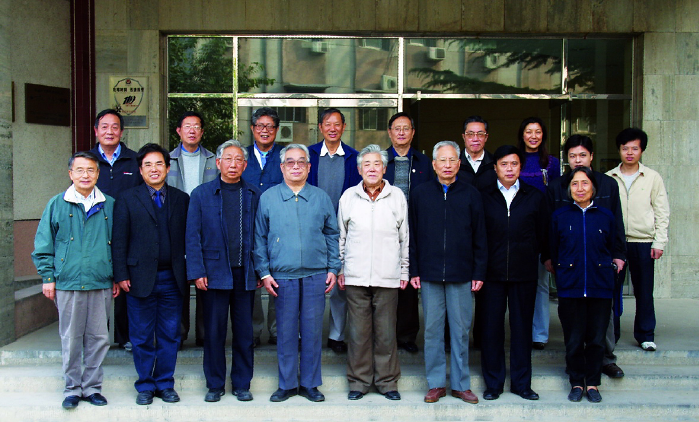 2006年10月，第二届物理学名词审定委员会在北京成立.png